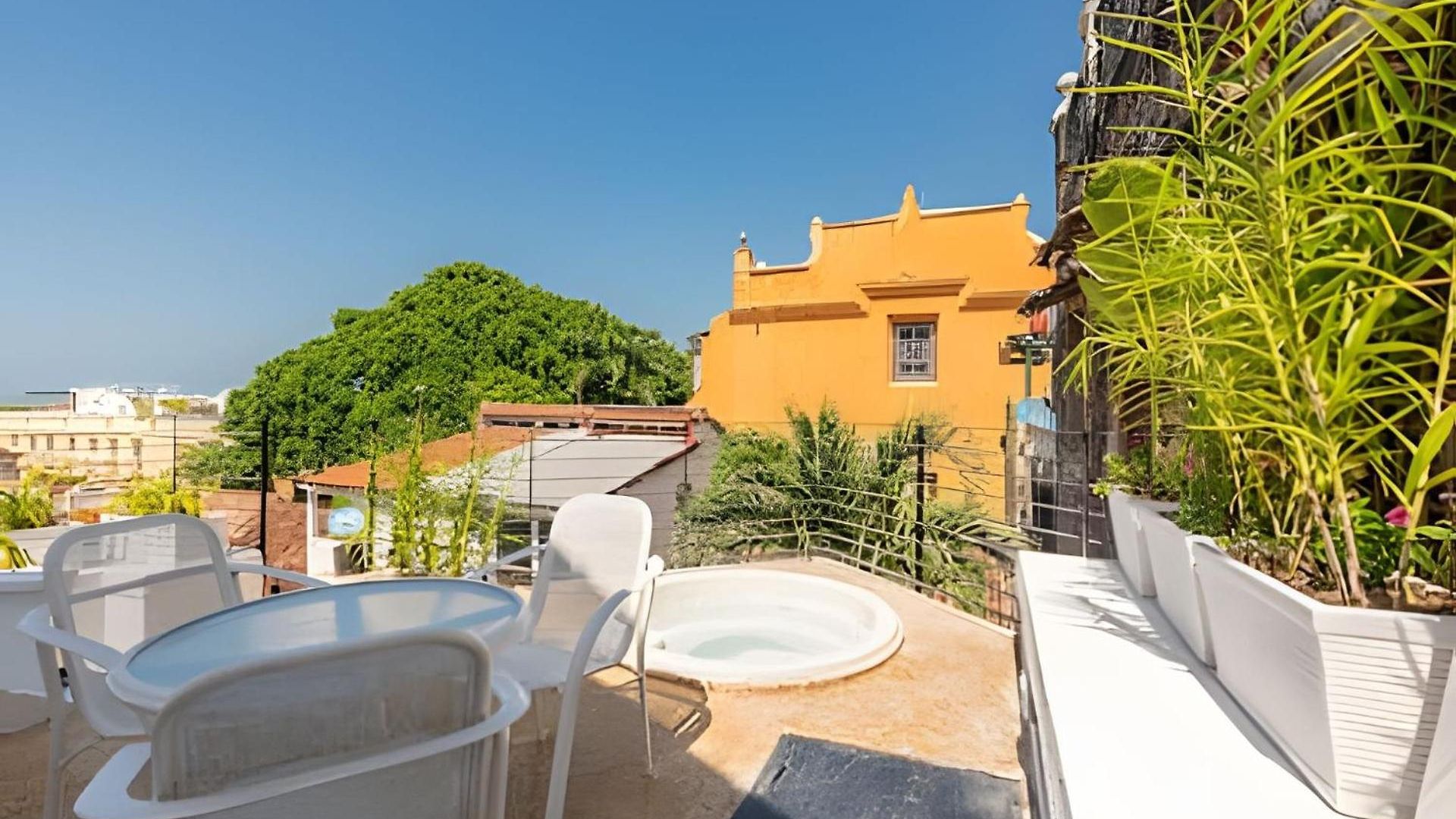 Casa De 3 Hab En La Ciudad Amurallada Con Piscina Сasa de vacaciones *
