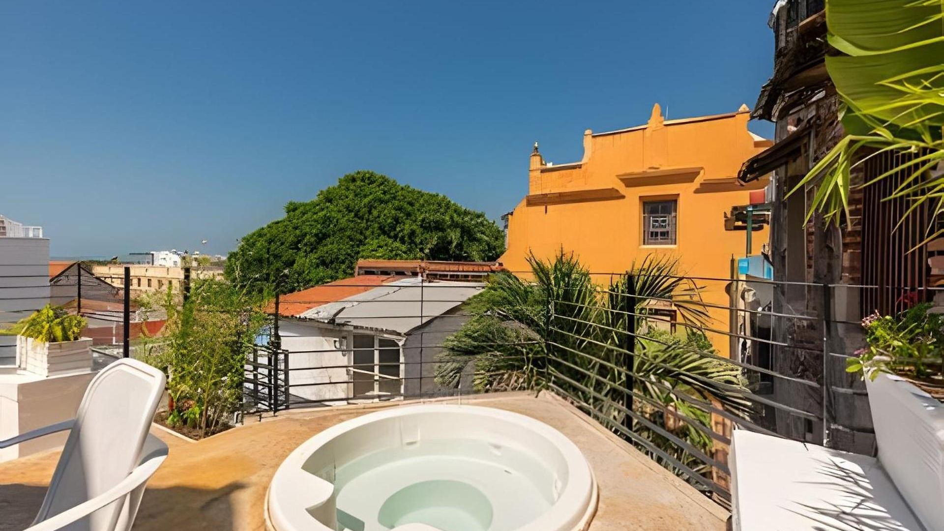 Casa De 3 Hab En La Ciudad Amurallada Con Piscina