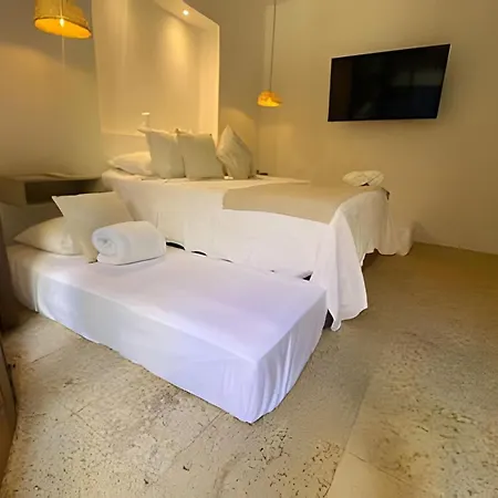 Casa De 3 Hab En La Ciudad Amurallada Con Piscina Holiday home