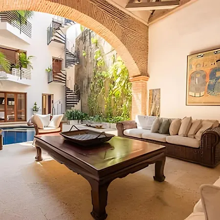 Casa De 3 Hab En La Ciudad Amurallada Con Piscina * Cartagena