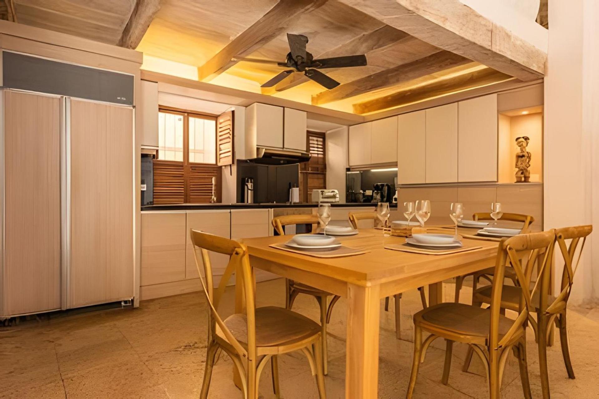 Сasa de vacaciones Casa De 3 Hab En La Ciudad Amurallada Con Piscina *