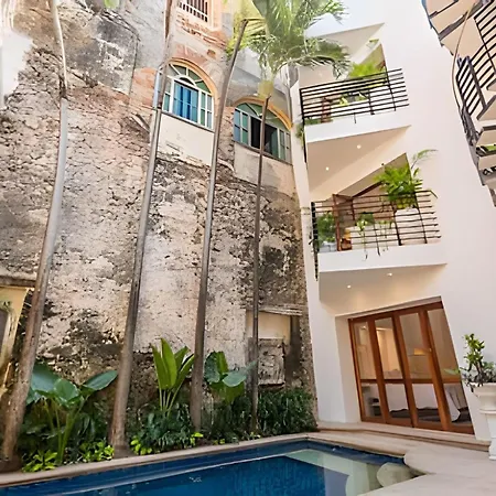 Сasa de vacaciones Casa De 3 Hab En La Ciudad Amurallada Con Piscina