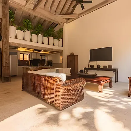 Casa De 3 Hab En La Ciudad Amurallada Con Piscina