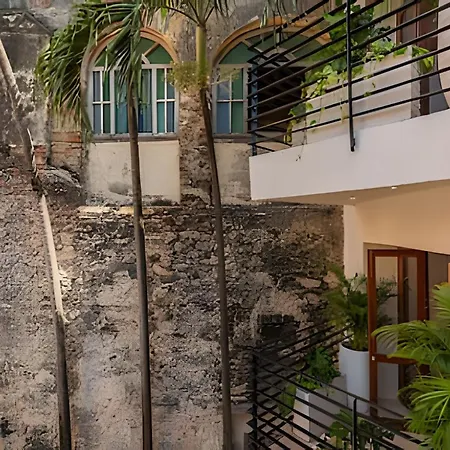 Casa De 3 Hab En La Ciudad Amurallada Con Piscina Сasa de vacaciones *
