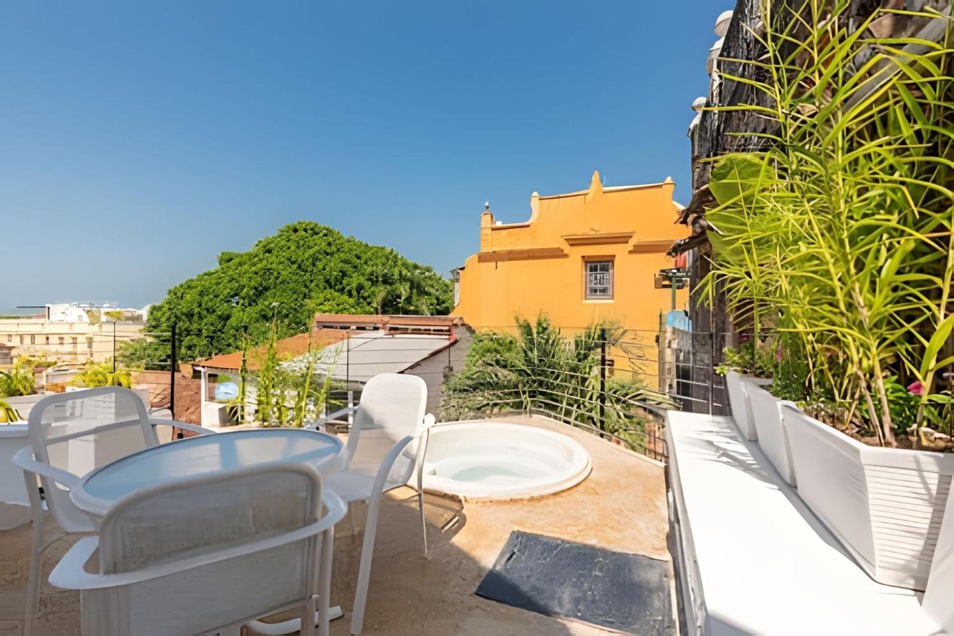 Casa De 3 Hab En La Ciudad Amurallada Con Piscina Сasa de vacaciones *